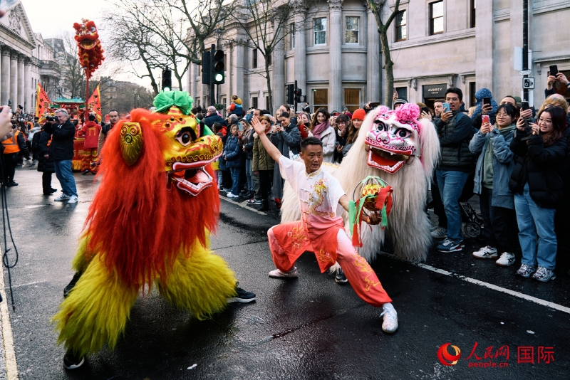 倫敦新春慶典現(xiàn)場。人民網(wǎng) 郭錦標、楊浩鵬攝