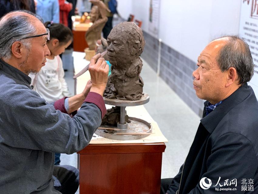 “魅力非遺，情系京西”北京地區(qū)非遺表演創(chuàng)作展開幕。人民網(wǎng) 孟竹 攝