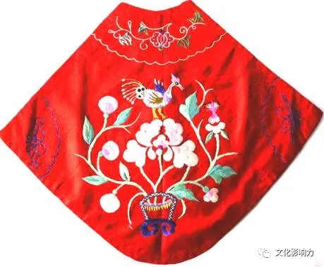 用《五彩云霞》解析《紅樓夢(mèng)》中的人物服飾