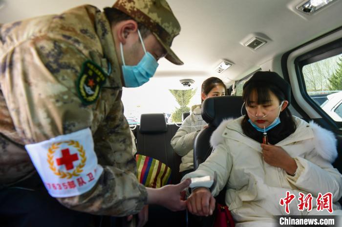 包餃子、拜年、探訪哨所西藏軍嫂高原過春節(jié)