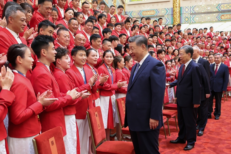 2024年8月20日，習(xí)近平總書記在人民大會(huì)堂接見第33屆夏季奧林匹克運(yùn)動(dòng)會(huì)中國體育代表團(tuán)全體成員。