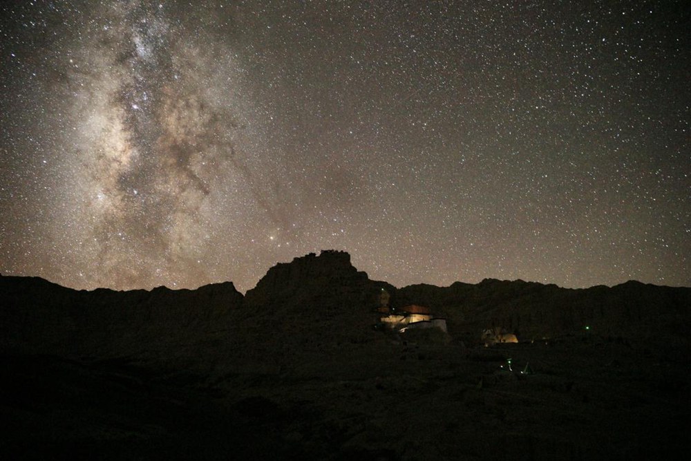 阿里暗夜星空。旦真次旦攝