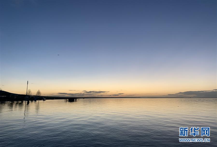 （新華全媒頭條·圖文互動）（1）大湖見證 ——持續(xù)保護(hù)讓青海湖生態(tài)華麗“蝶變”