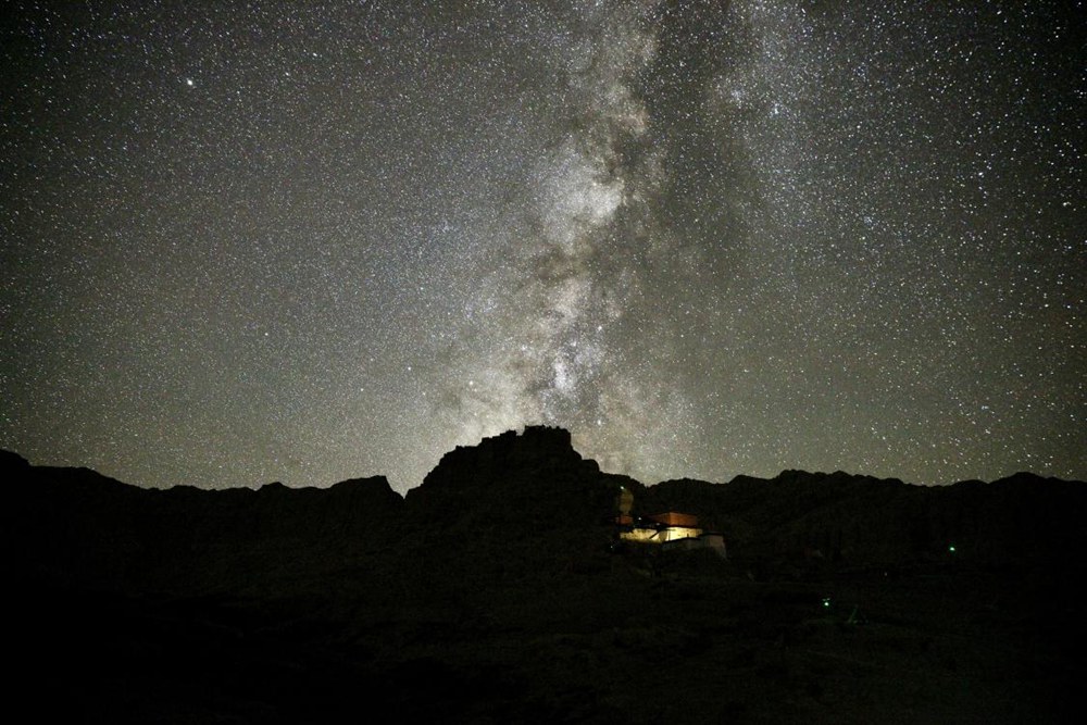 阿里暗夜星空。旦真次旦攝