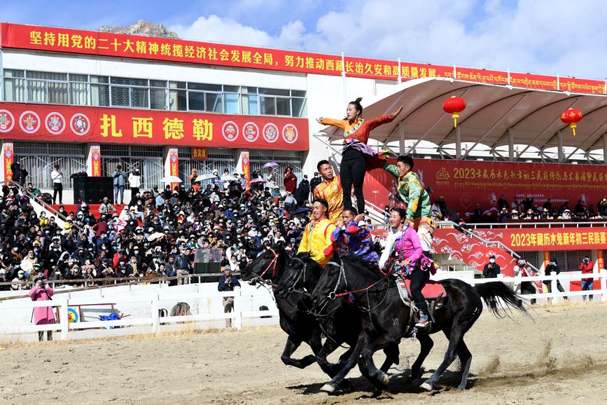 藏歷新年，精彩的馬術(shù)表演。潘多攝